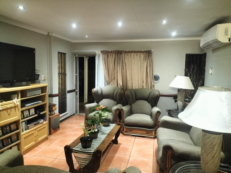 2 Bedroom Property for Sale in Heuwelsig Free State